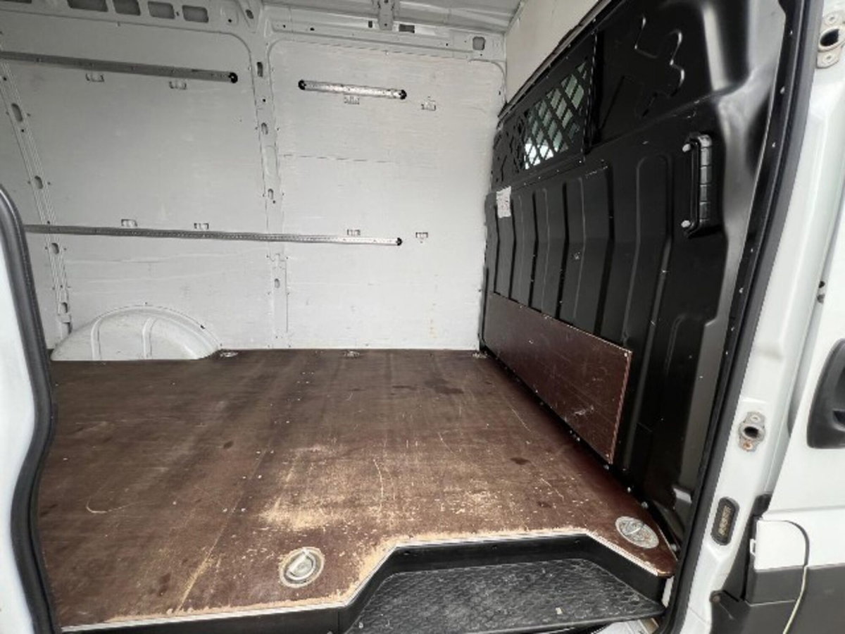 Iveco Daily Telaio 35S16 2.3 HPT PLM Cabinato (11)
