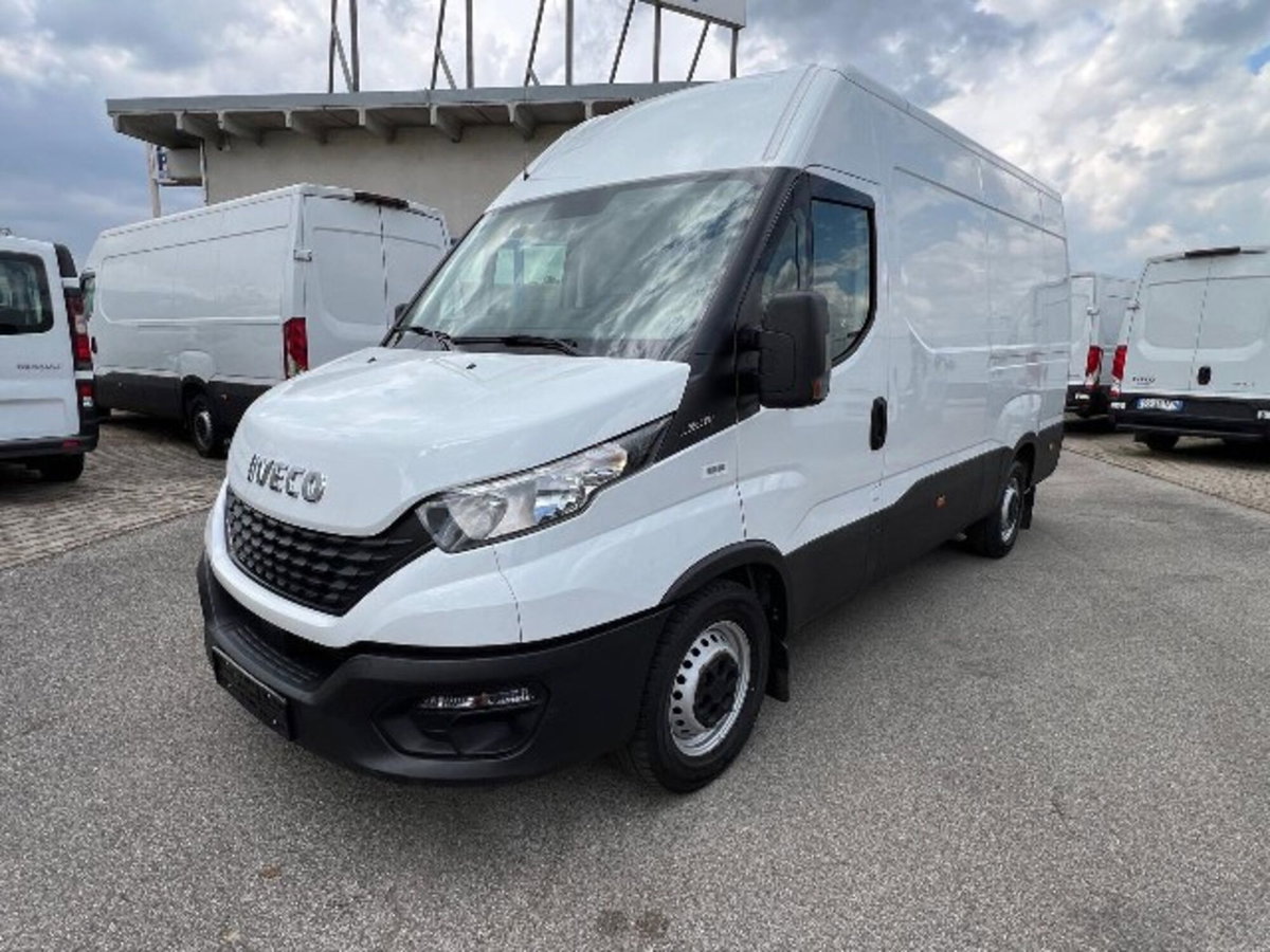 Iveco Daily Telaio 35S16 2.3 HPT PLM Cabinato (2)