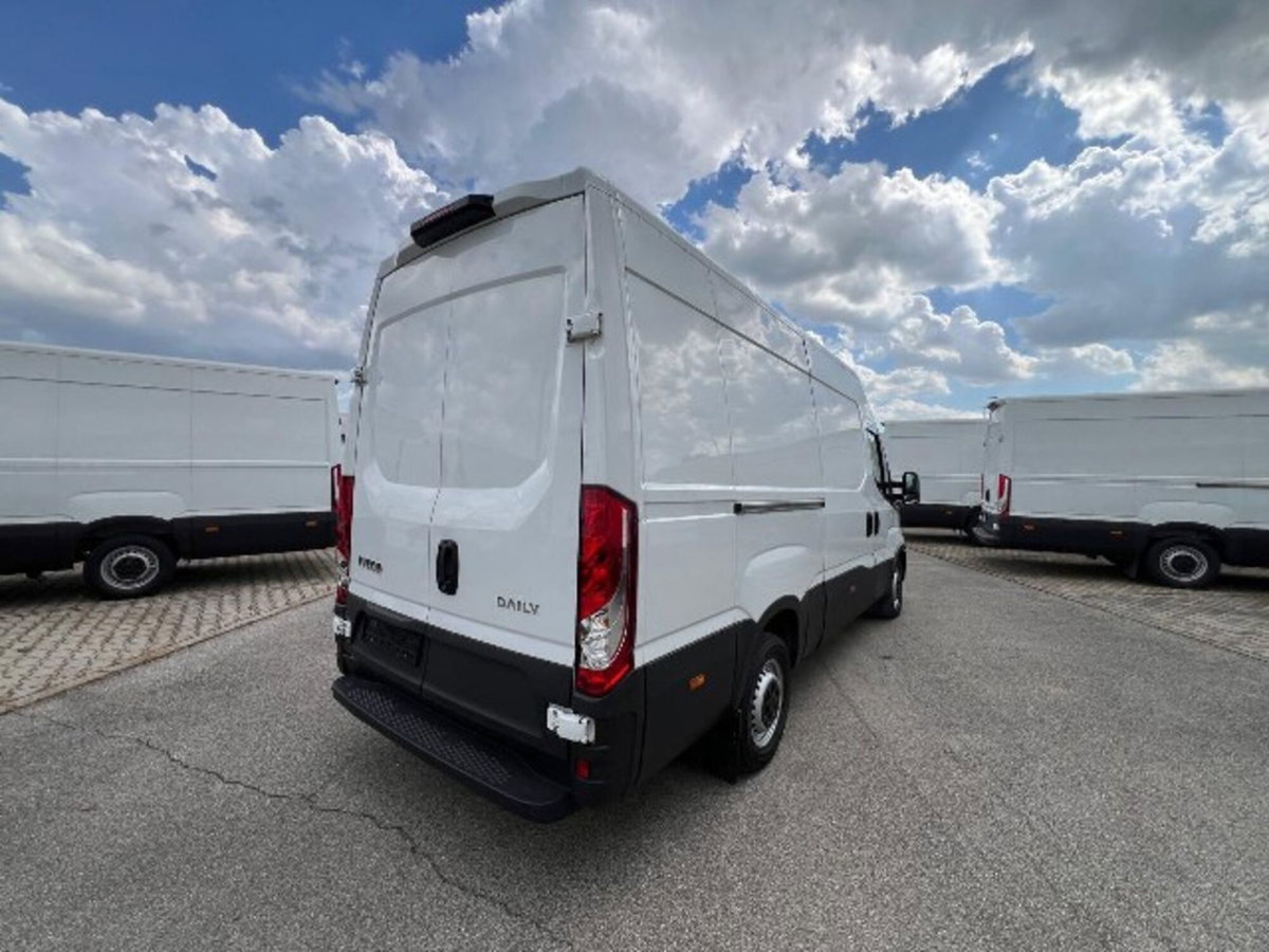 Iveco Daily Telaio 35S16 2.3 HPT PLM Cabinato (6)