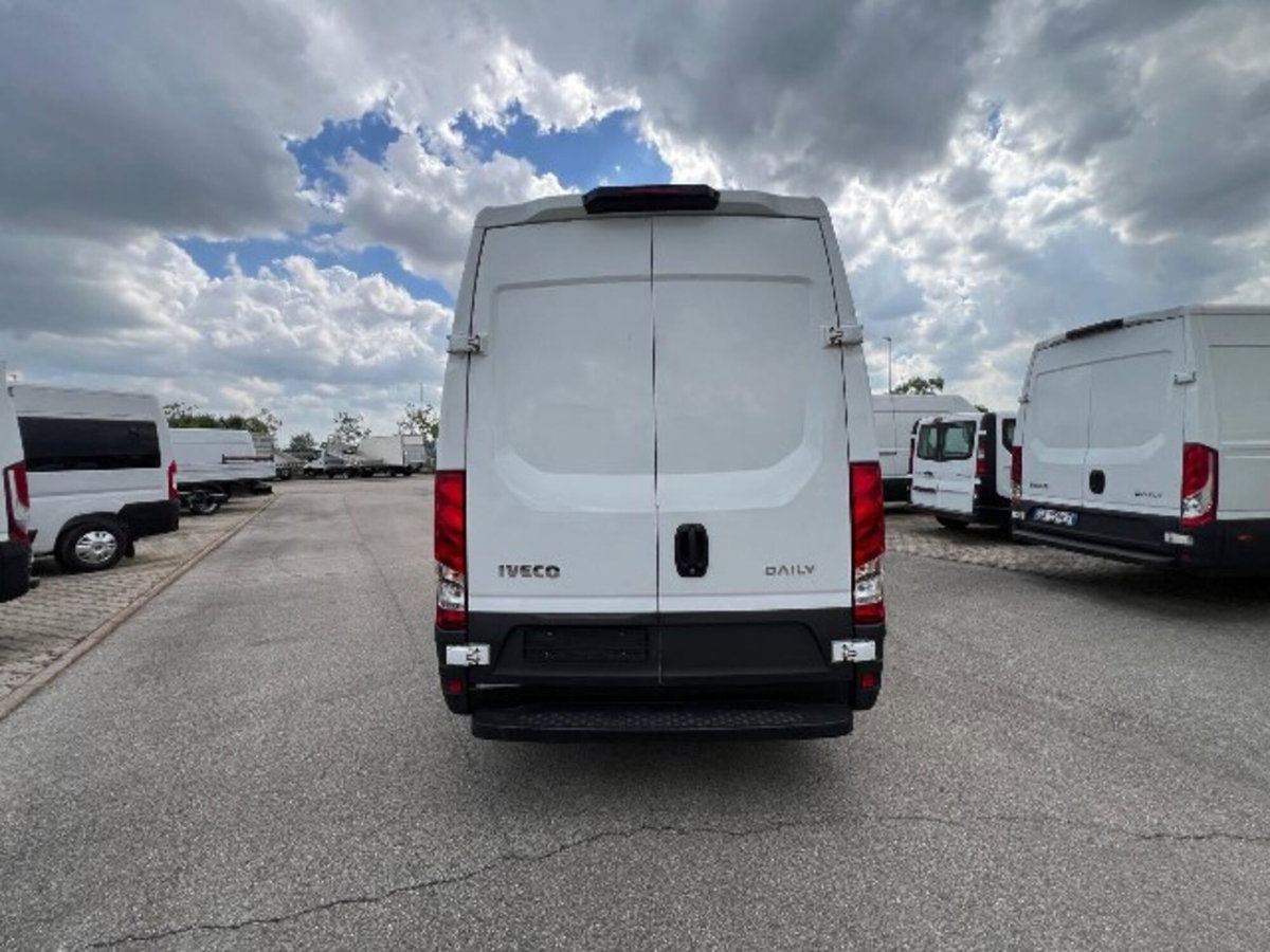 Iveco Daily Telaio 35S16 2.3 HPT PLM Cabinato (7)