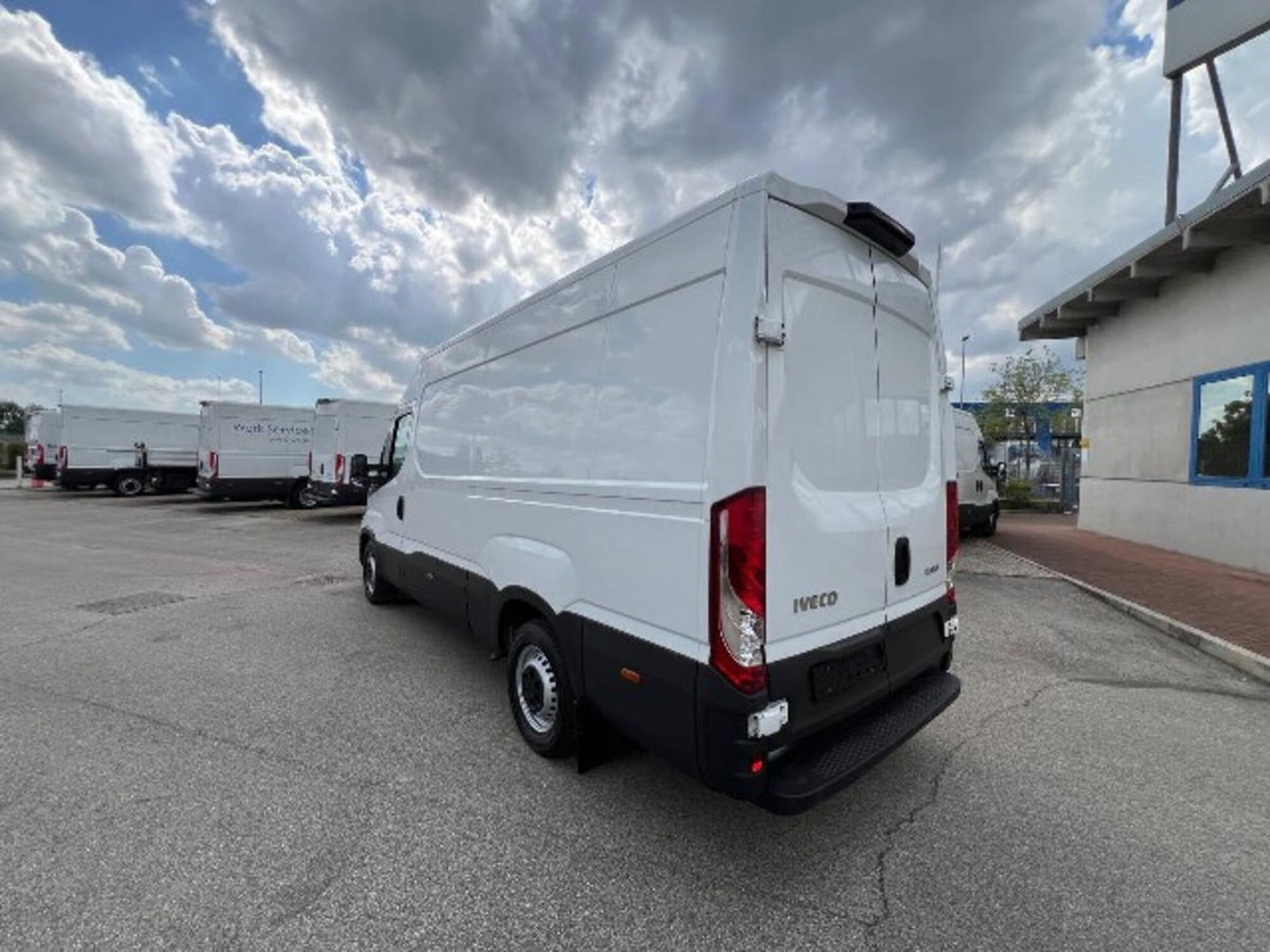 Iveco Daily Telaio 35S16 2.3 HPT PLM Cabinato (8)