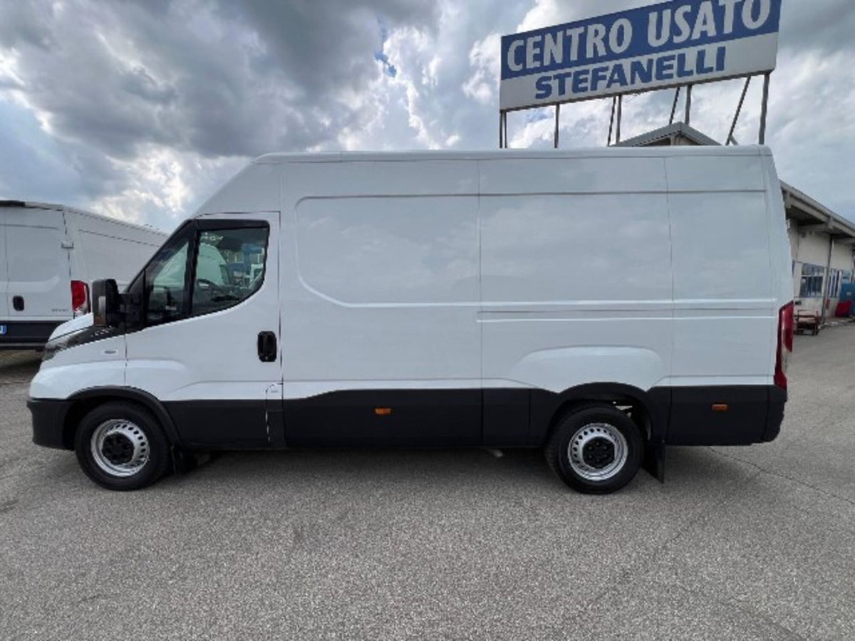 Iveco Daily Telaio 35S16 2.3 HPT PLM Cabinato (9)