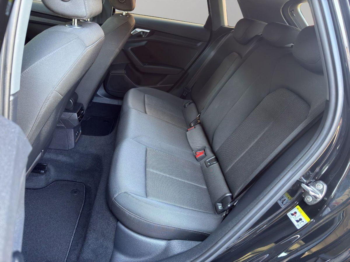 Audi A3 Sportback 35 TDI S tronic S line edition (12)