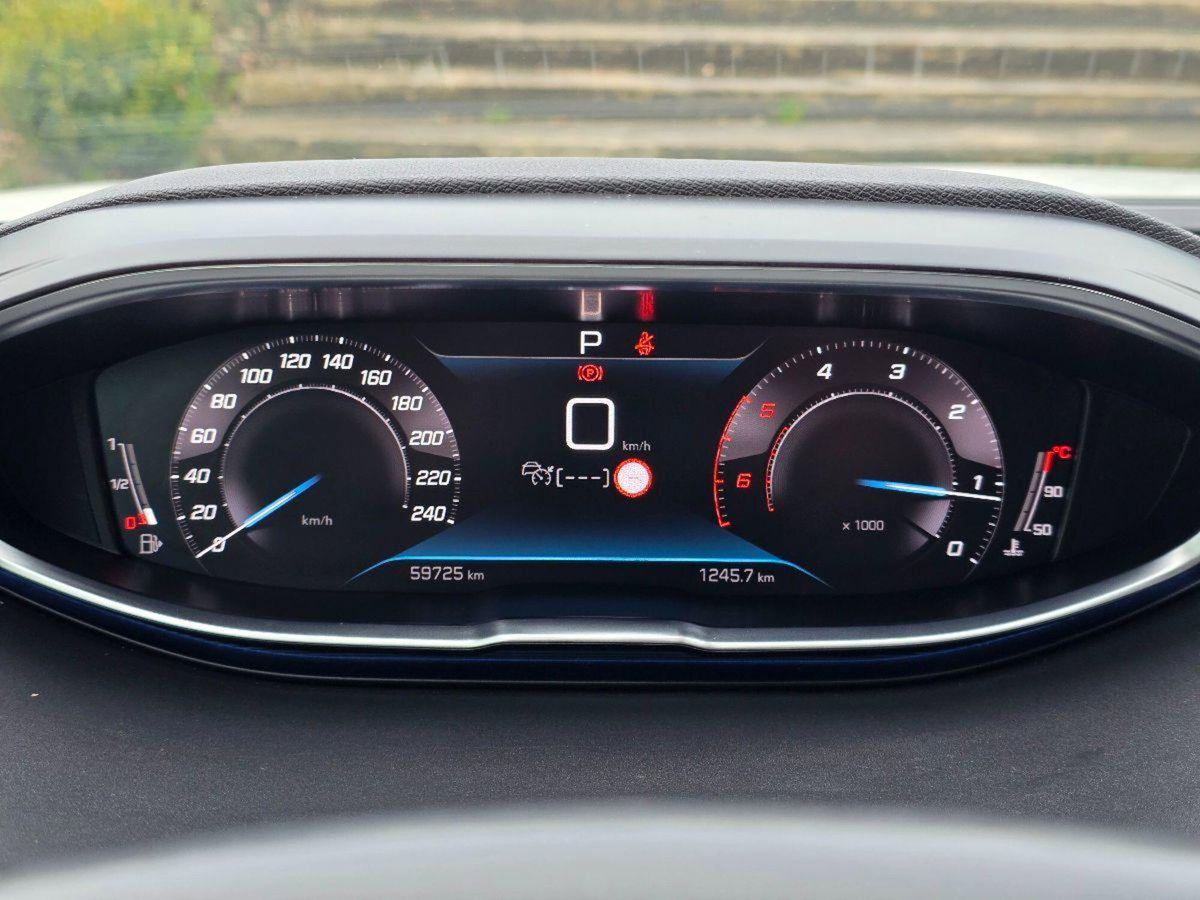 Peugeot 3008 BlueHDi 130 S&S EAT8 GT Line (18)