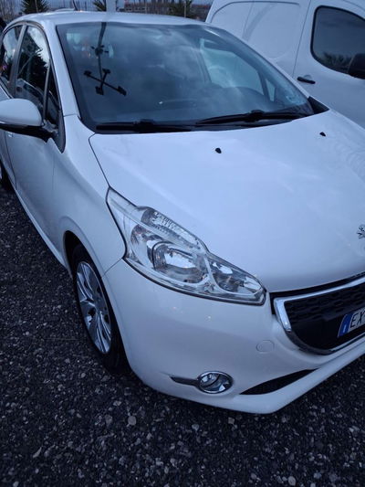 Peugeot 208 HDi 68 CV 5 porte Allure usata