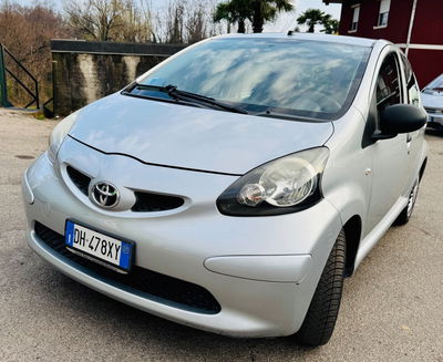 Toyota Aygo 1.0 12V VVT-i 5 porte Sol usata