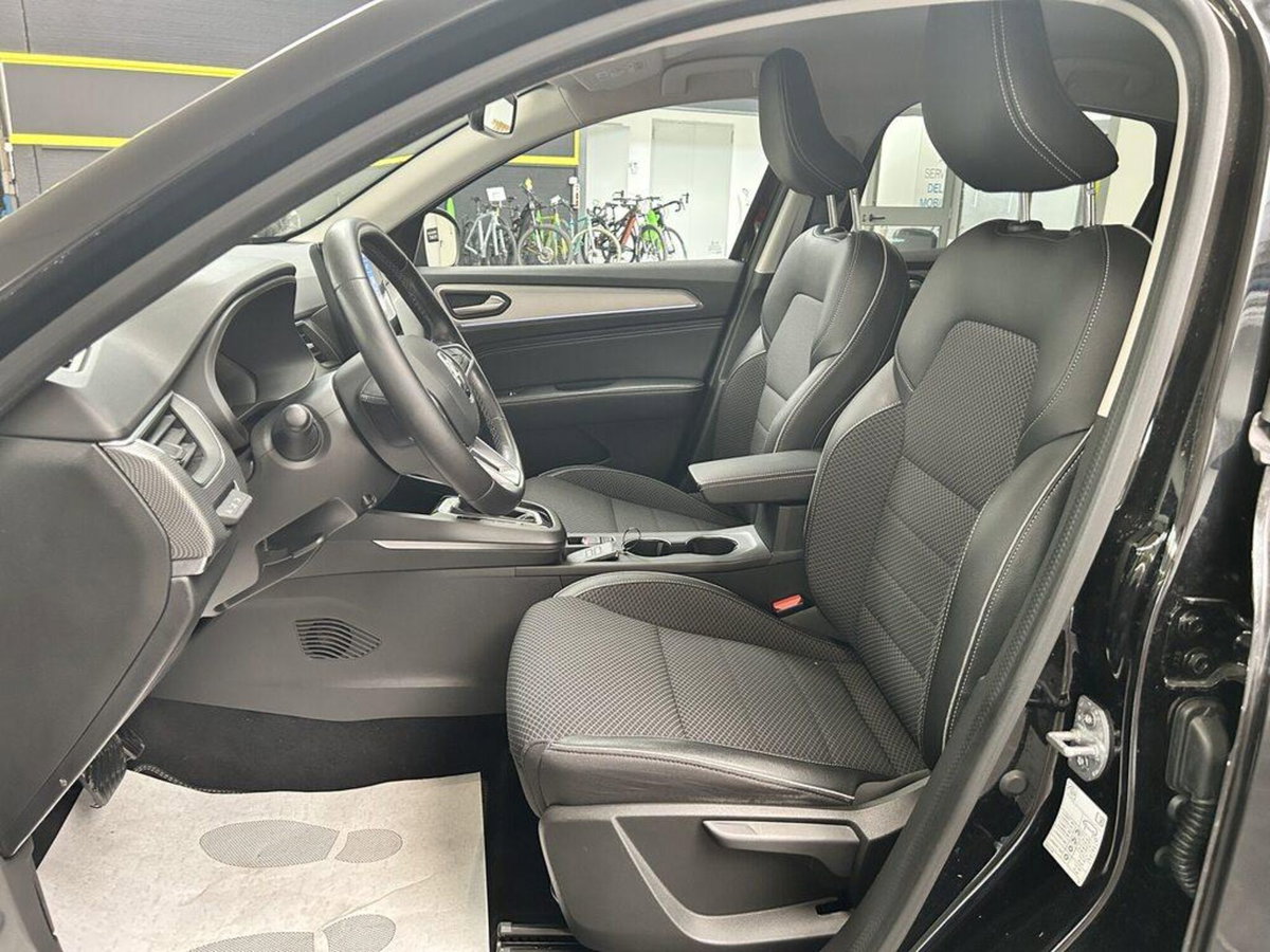 Renault Arkana E-Tech 145 CV Intens (7)