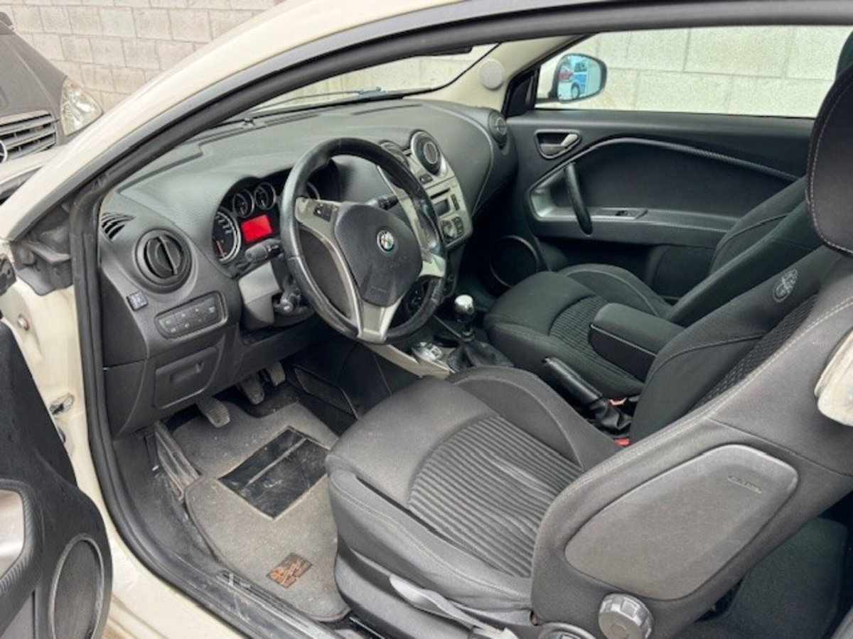 Alfa Romeo MiTo 1.4 T 120 CV Distinctive Sport Pack (5)