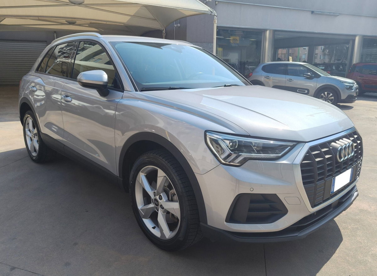 Audi Q3 45 TFSI e S tronic Business (2)