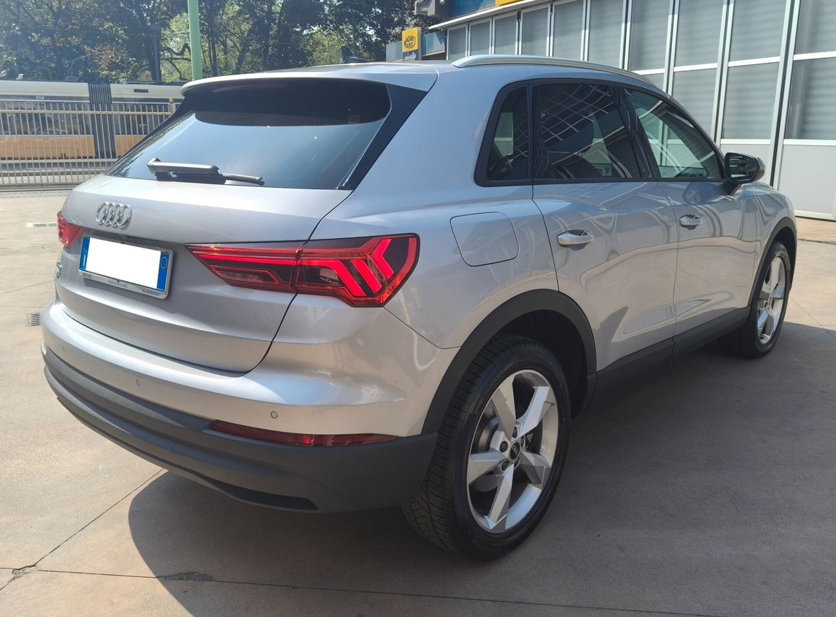 Audi Q3 45 TFSI e S tronic Business (3)