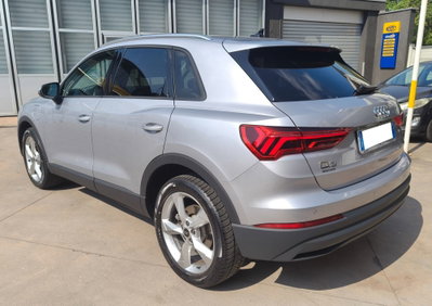Audi Q3 45 TFSI e S tronic Business (4)
