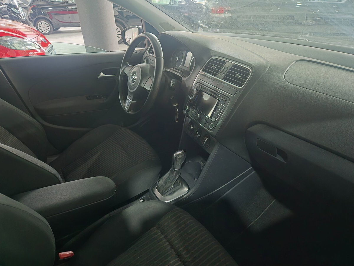 Volkswagen Polo 1.4 DSG 5 porte Highline (6)