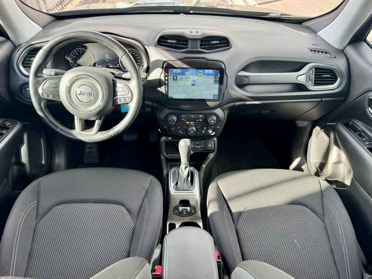 Jeep Renegade 1.3 T4 DDCT Limited (12)