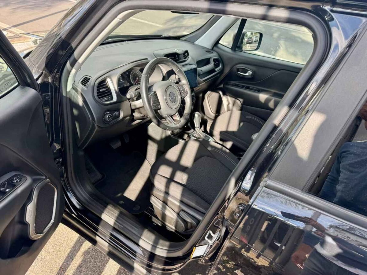 Jeep Renegade 1.3 T4 DDCT Limited (15)