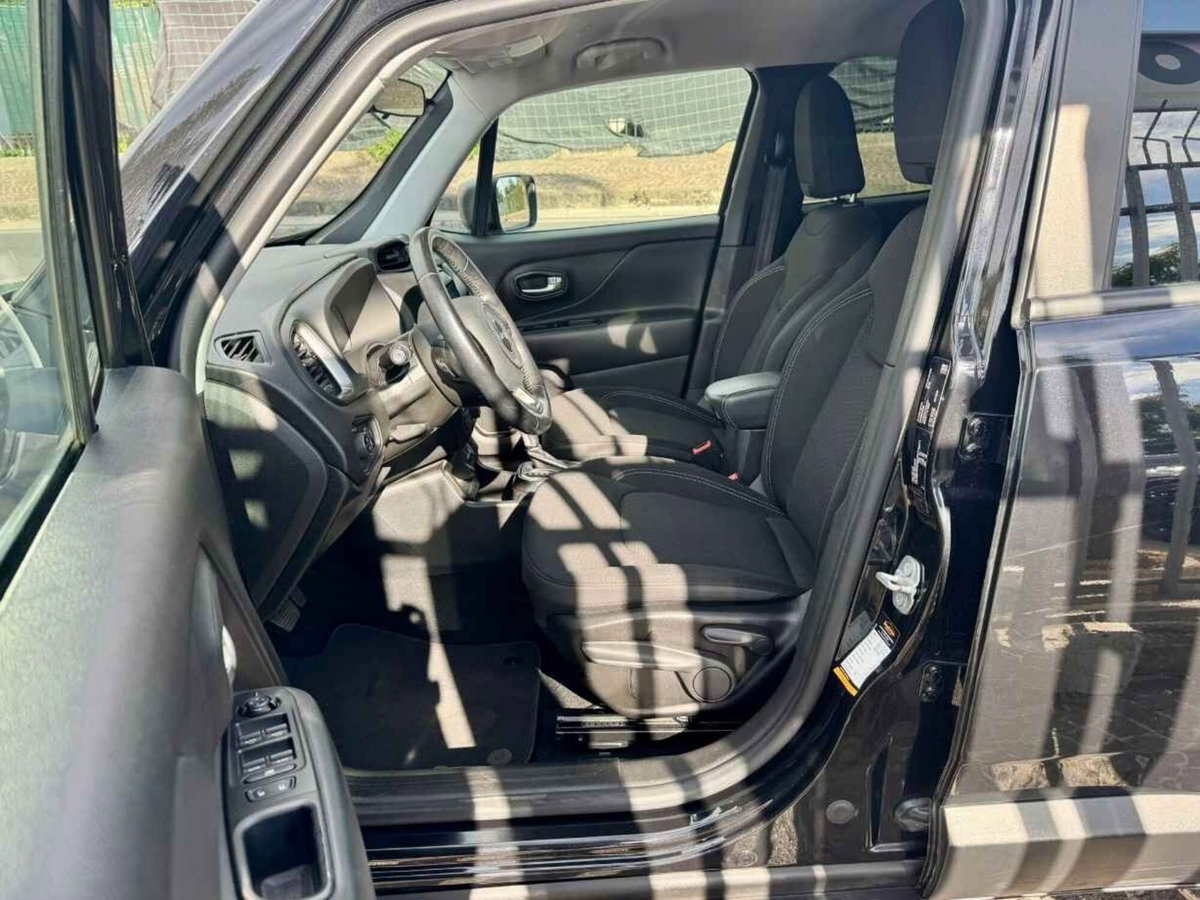 Jeep Renegade 1.3 T4 DDCT Limited (16)