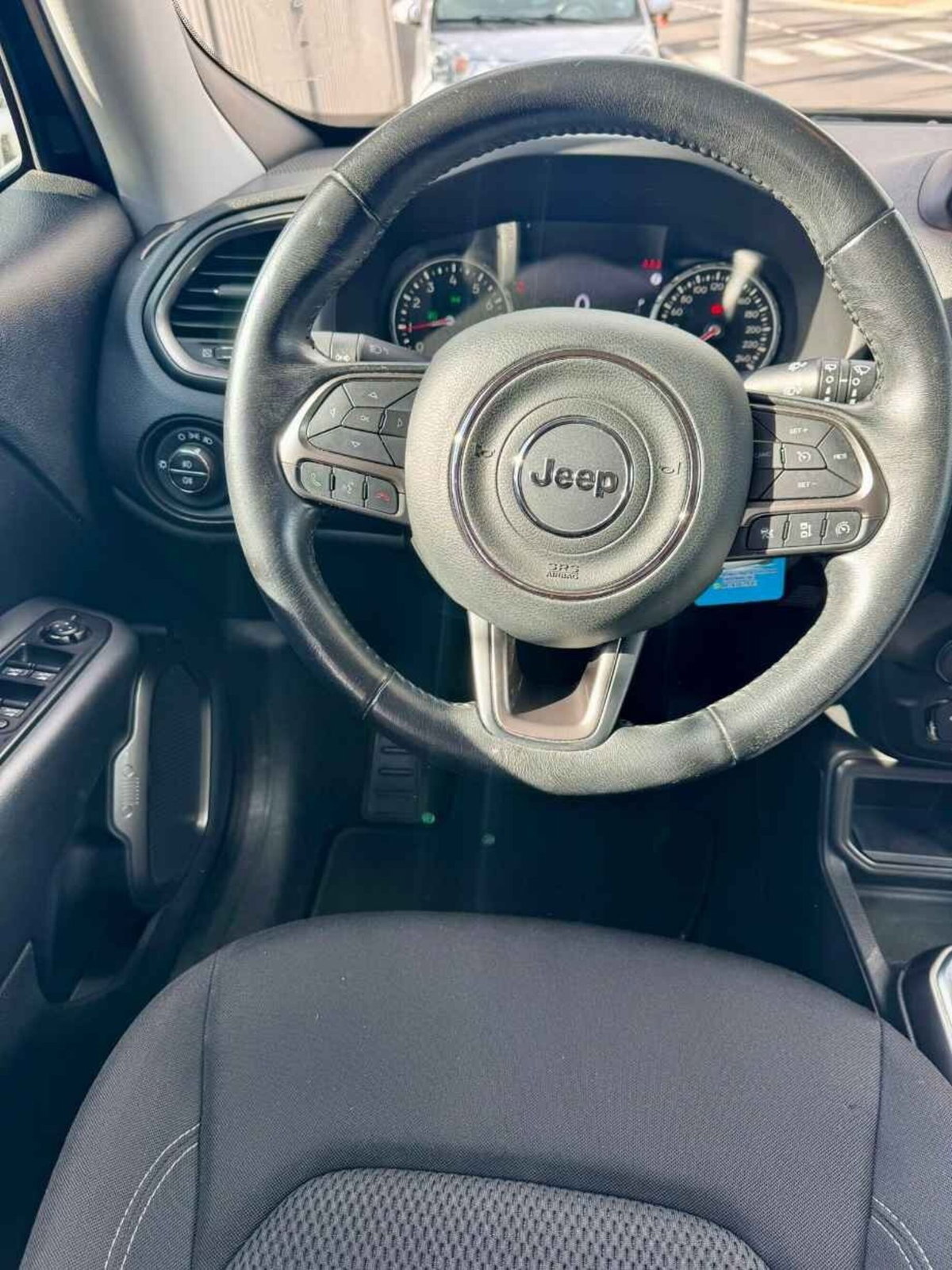 Jeep Renegade 1.3 T4 DDCT Limited (19)