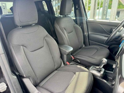 Jeep Renegade 1.3 T4 DDCT Limited (20)
