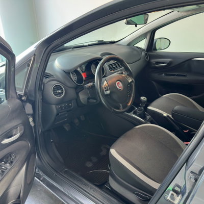 Fiat Punto 1.4 8V 5 porte Natural Power Easy (10)