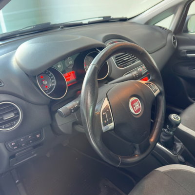 Fiat Punto 1.4 8V 5 porte Natural Power Easy (11)