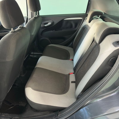 Fiat Punto 1.4 8V 5 porte Natural Power Easy (15)