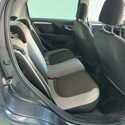 Fiat Punto 1.4 8V 5 porte Natural Power Easy (16)