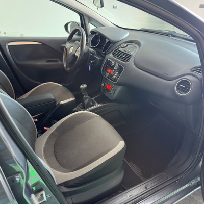 Fiat Punto 1.4 8V 5 porte Natural Power Easy (8)