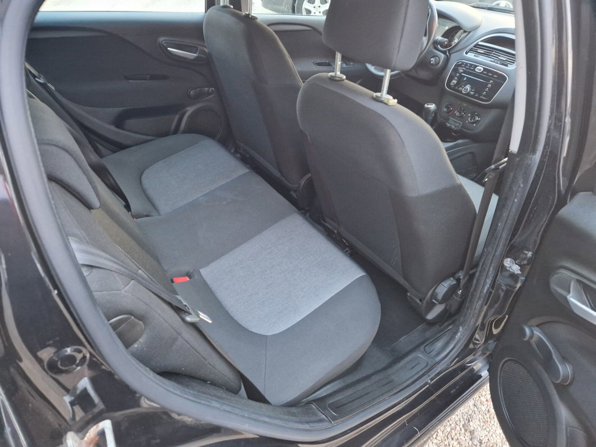 Fiat Punto 1.3 MJT II S&S 85 CV 5 porte ECO Lounge (17)