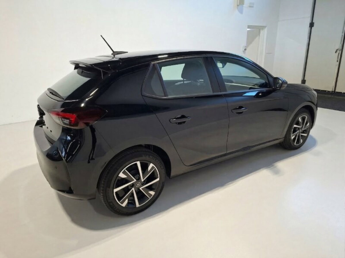 Opel Corsa 1.2 100 CV GS Line (4)