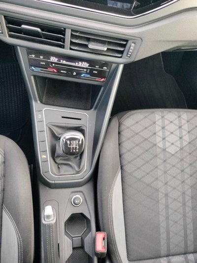 Volkswagen Taigo 1.0 tsi R-Line 115cv (19)
