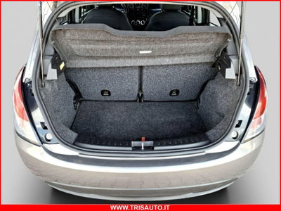 Lancia Ypsilon 1.0 FireFly 5 porte S&S Hybrid Silver Plus (18)