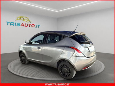 Lancia Ypsilon 1.0 FireFly 5 porte S&S Hybrid Silver Plus (2)