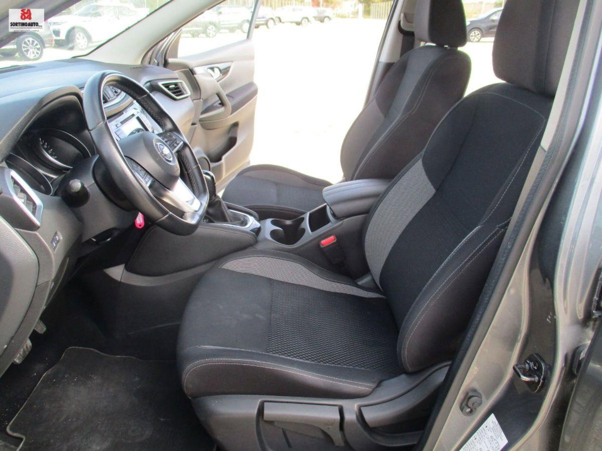 Nissan Qashqai 1.5 dCi 115 CV DCT Business (14)
