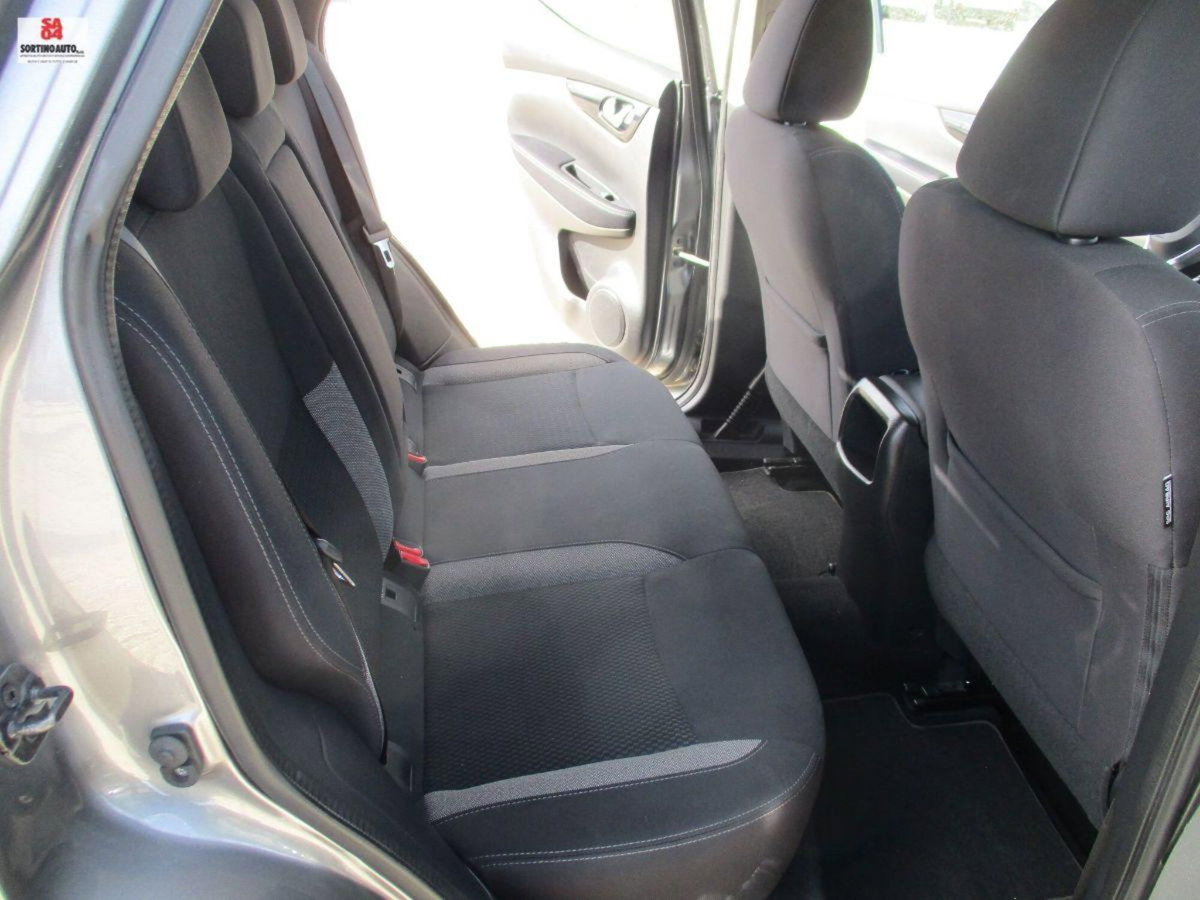 Nissan Qashqai 1.5 dCi 115 CV DCT Business (17)