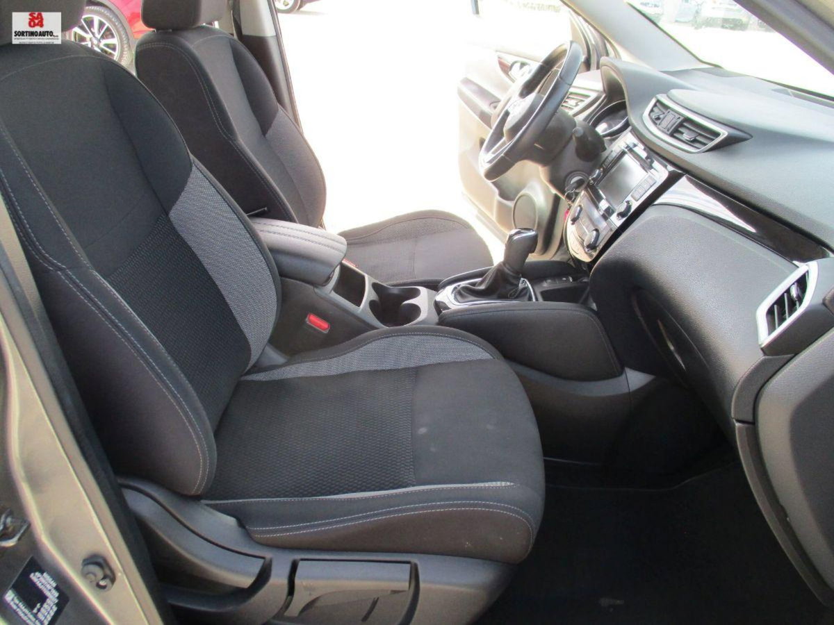 Nissan Qashqai 1.5 dCi 115 CV DCT Business (18)