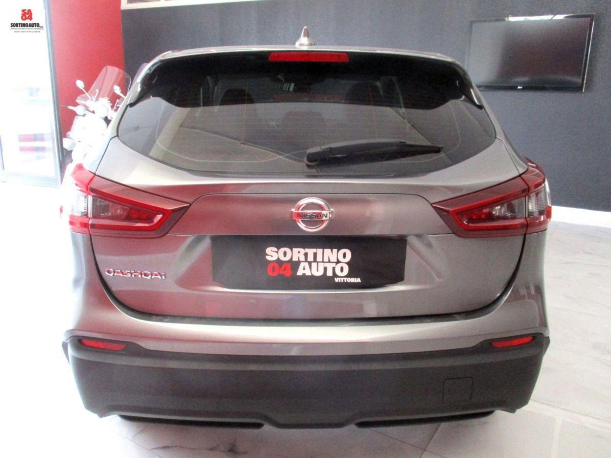 Nissan Qashqai 1.5 dCi 115 CV DCT Business (6)