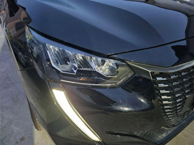 Peugeot 208 BlueHDi 100 Stop&Start 5 porte GT (2)