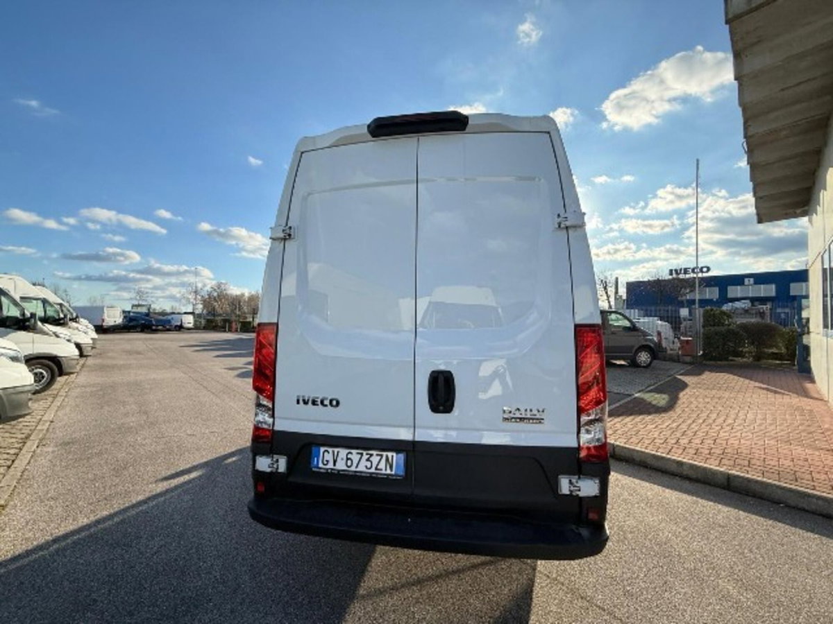 Iveco Daily Telaio 35C16A8 BTor 2.3 HPT PLM-RG Cabinato Hi-Matic (10)