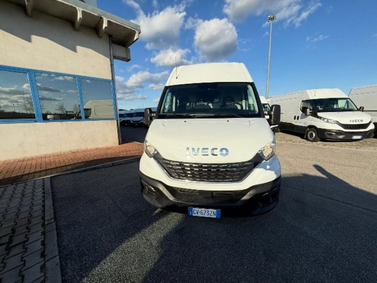Iveco Daily Telaio 35C16A8 BTor 2.3 HPT PLM-RG Cabinato Hi-Matic (4)