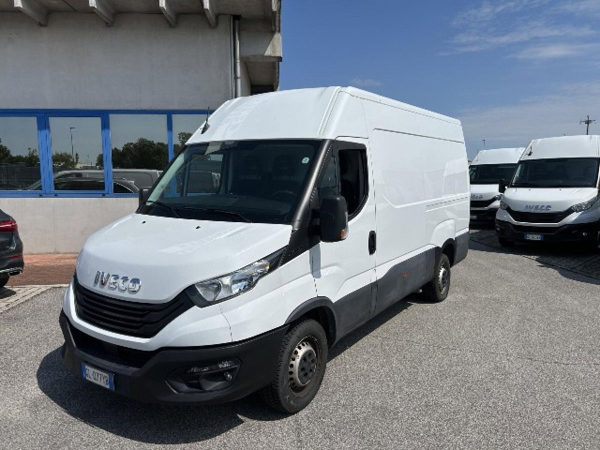 Iveco Daily Telaio 35S14 2.3 HPT PLM Cabinato (2)
