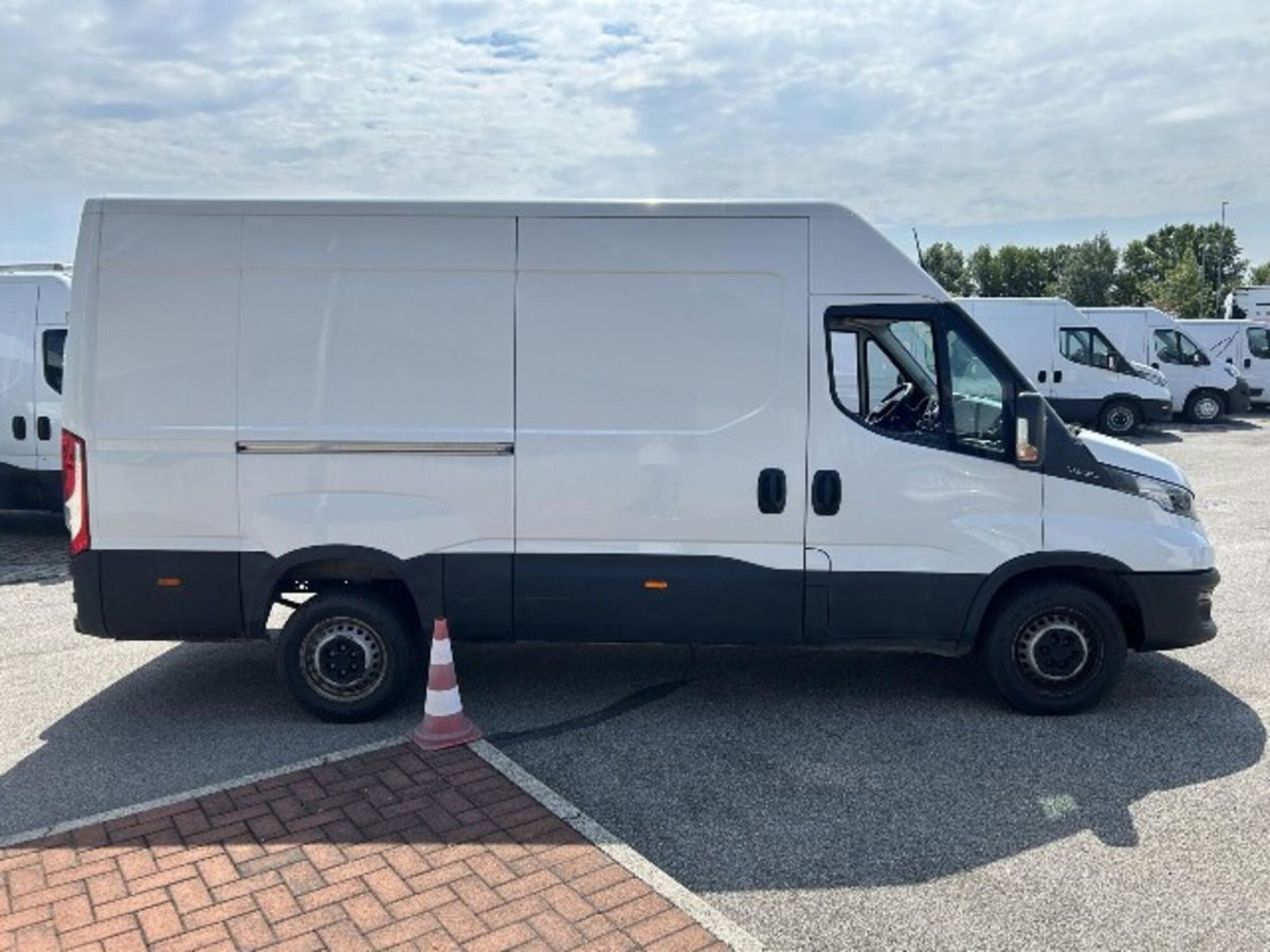 Iveco Daily Telaio 35S14 2.3 HPT PLM Cabinato (5)