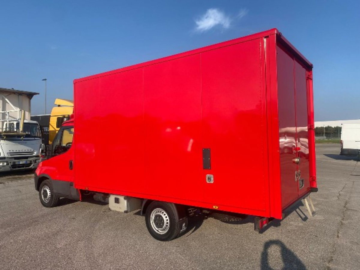 Iveco Daily Telaio 35S14 2.3 HPT PLM Cabinato (5)