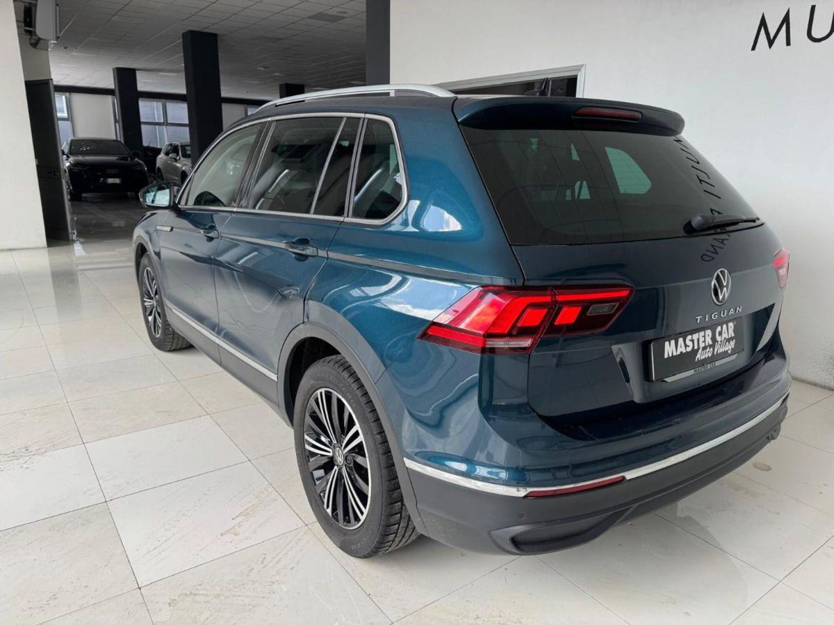 Volkswagen Tiguan Allspace 1.5 TSI ACT DSG Business BMT (2)