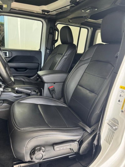 Jeep Wrangler Unlimited 2.2 Mjt II Rubicon (11)
