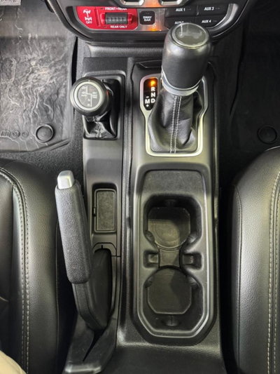 Jeep Wrangler Unlimited 2.2 Mjt II Rubicon (16)