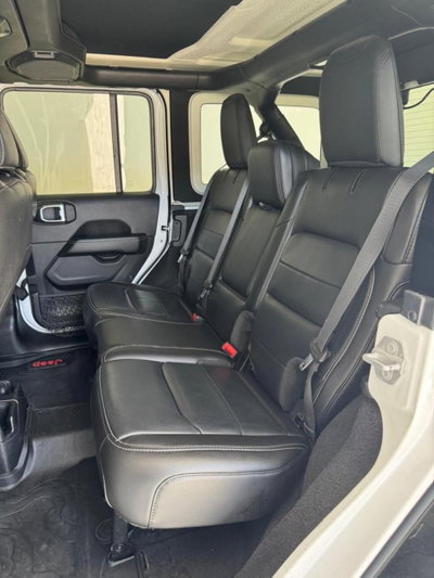 Jeep Wrangler Unlimited 2.2 Mjt II Rubicon (17)