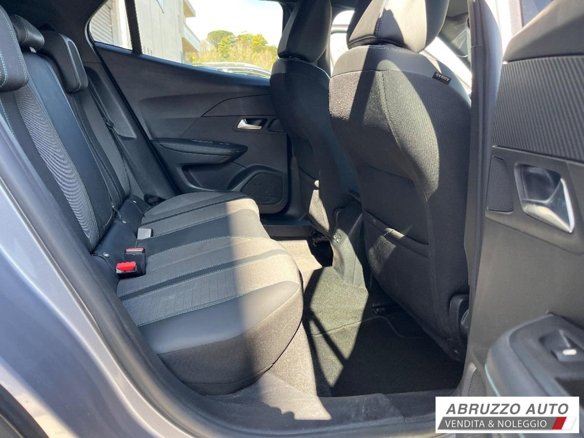 Peugeot 2008 PureTech 100 S&S Allure (13)