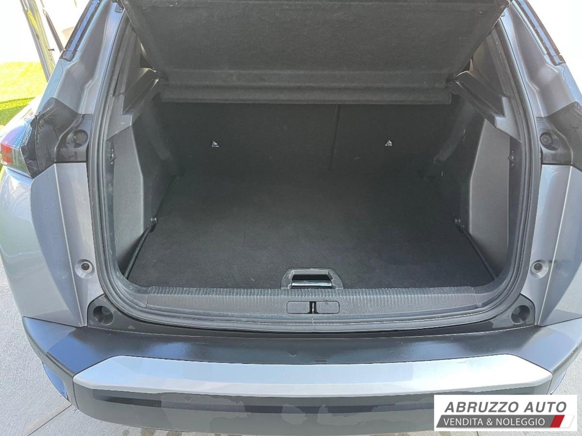 Peugeot 2008 PureTech 100 S&S Allure (15)