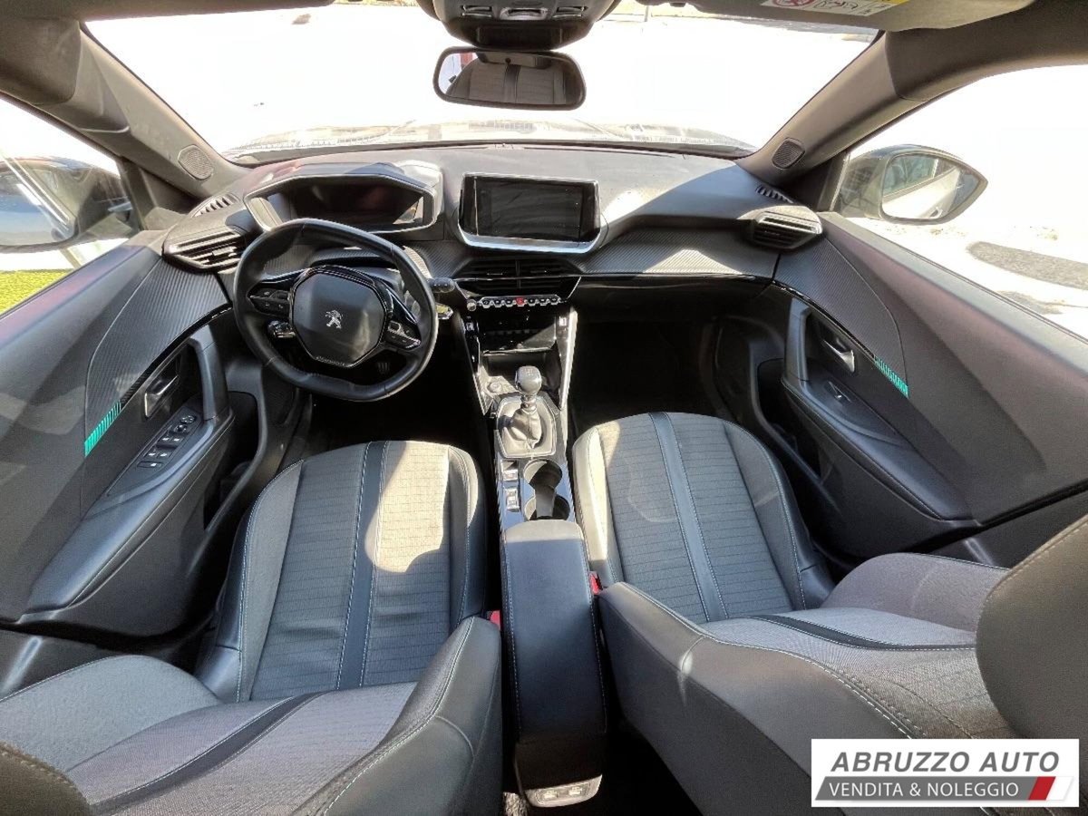 Peugeot 2008 PureTech 100 S&S Allure (7)