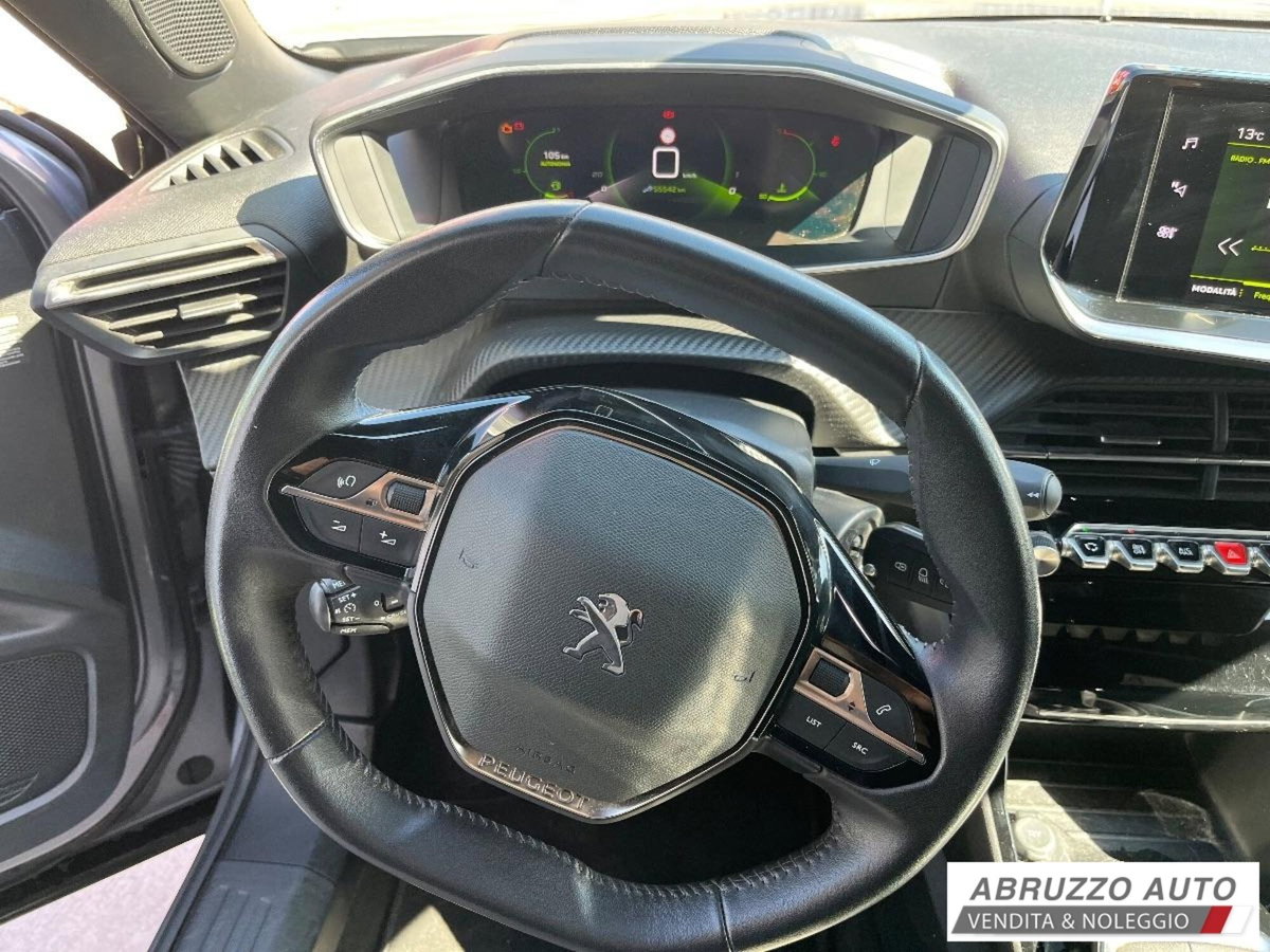 Peugeot 2008 PureTech 100 S&S Allure (9)