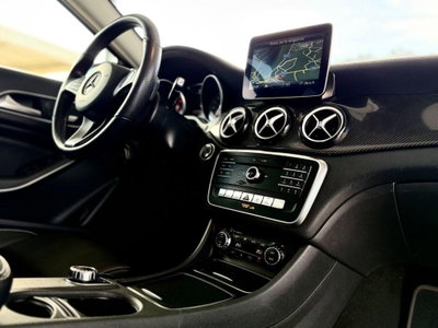 Mercedes-Benz GLA SUV 200 d Automatic Premium (12)